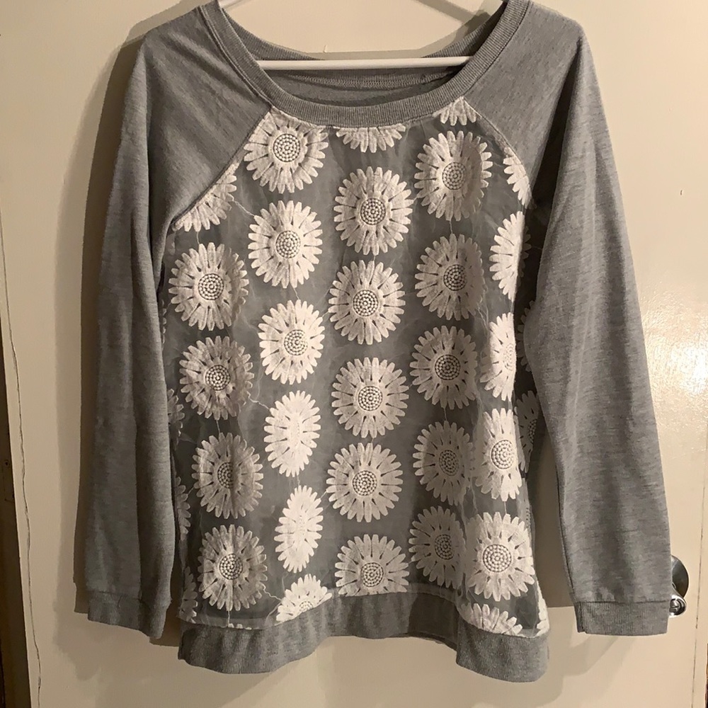 Round neck long sleeve top
